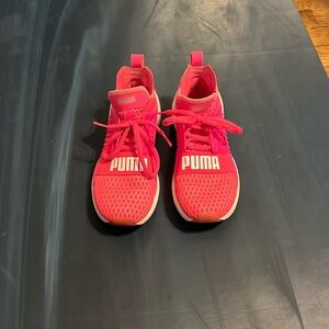 Women’s Puma athletic sneakers size 5.5 women’s